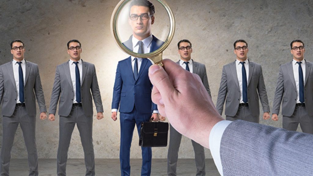 Examen de personas políticamente expuestas