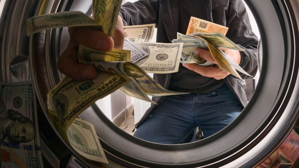 ¿Qué es el blanqueo de capitales? Actividades ilícitas en el sector financiero