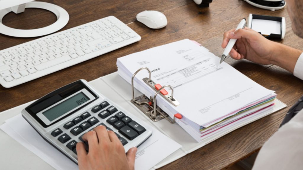 The Roles Of Internal And External Audit