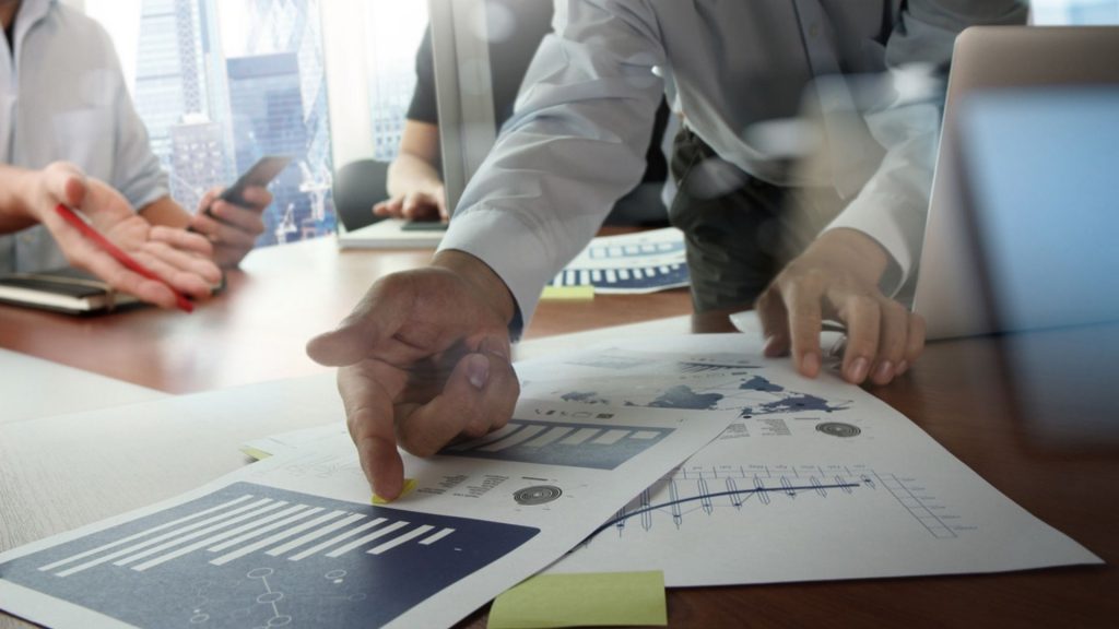 Evaluar los riesgos de fraude inherentes
